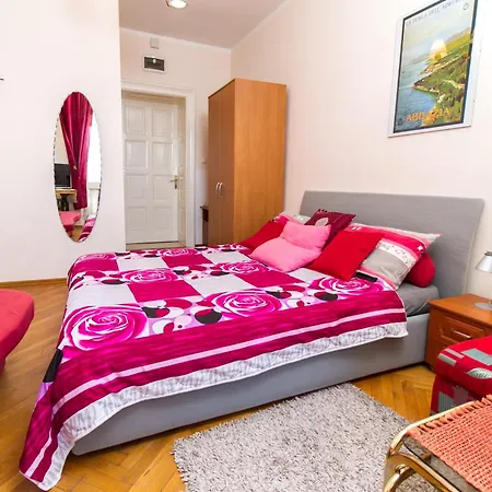 Karin In Center, With Terrace And Spectacular Sea View 奥帕提亚